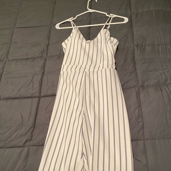 Black and White Striped Jumper - Picture 1 of 4